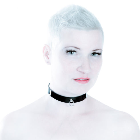 SiaLinda: Halsband echtes Lackleder schwarz mit kleinem O-Ring 12mm - SiaLinda.com